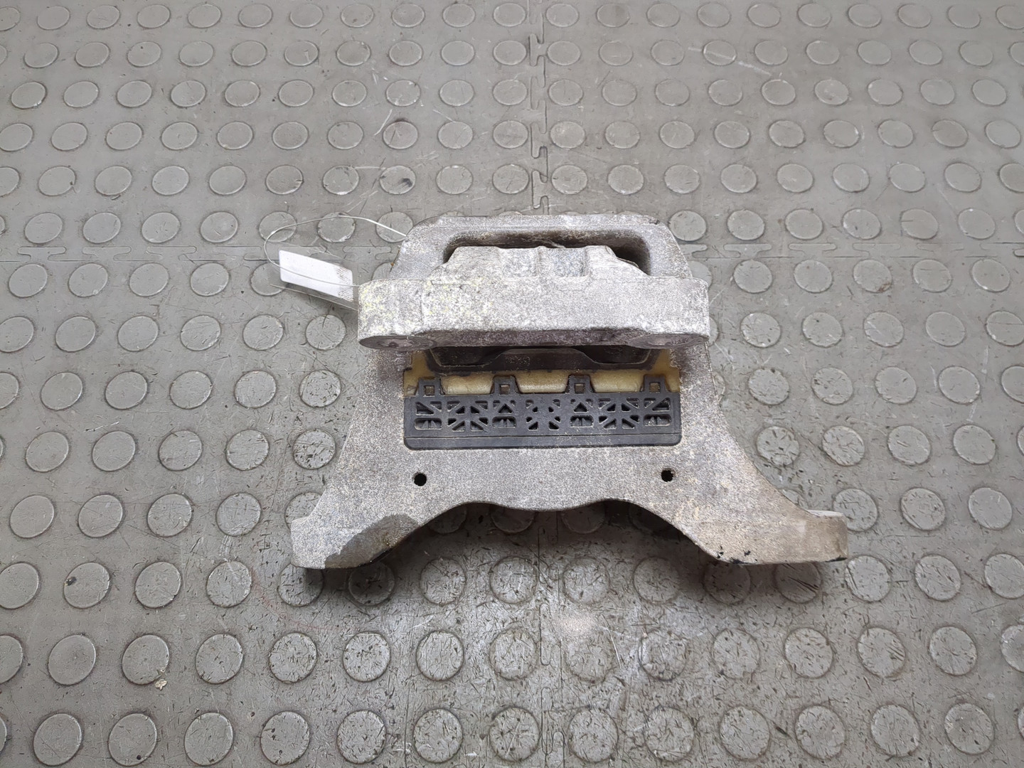 Опора двигателя