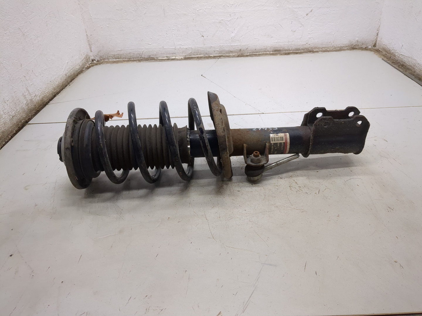 Амортизатор передний