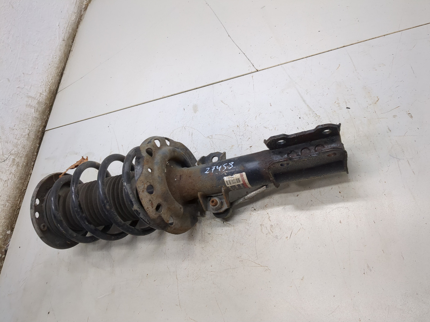 Амортизатор передний