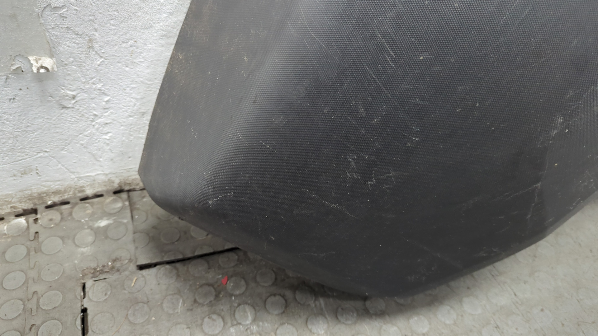 Крыло заднее правое