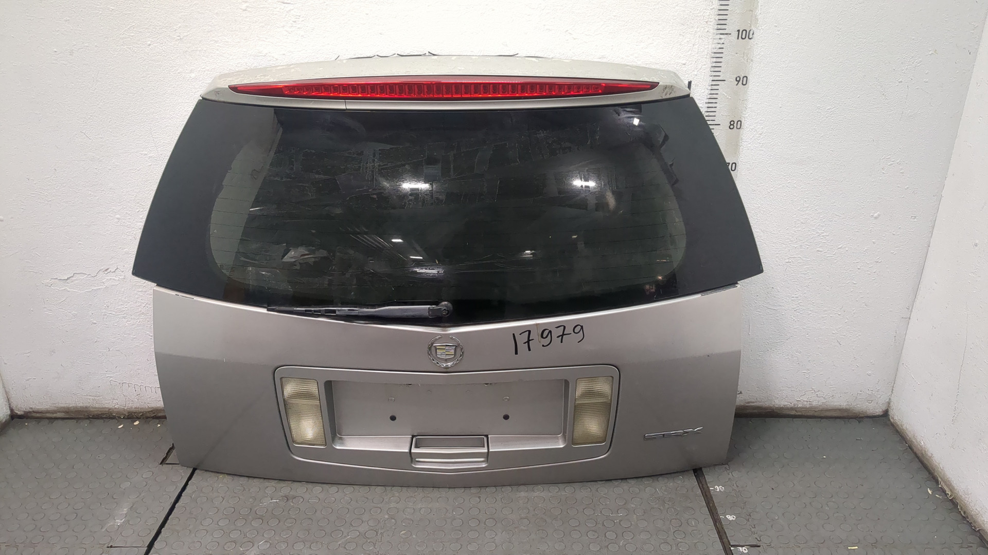 Дверь багажника