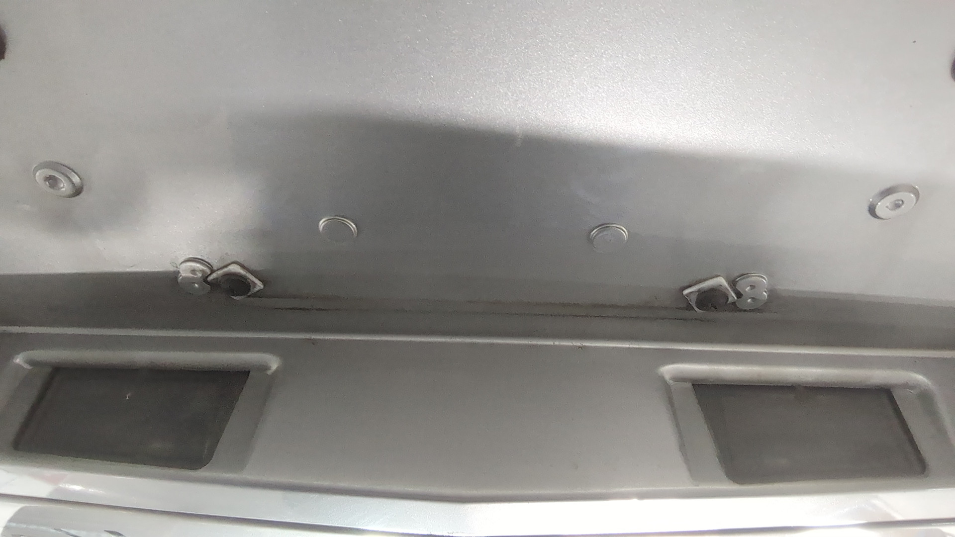 Дверь багажника