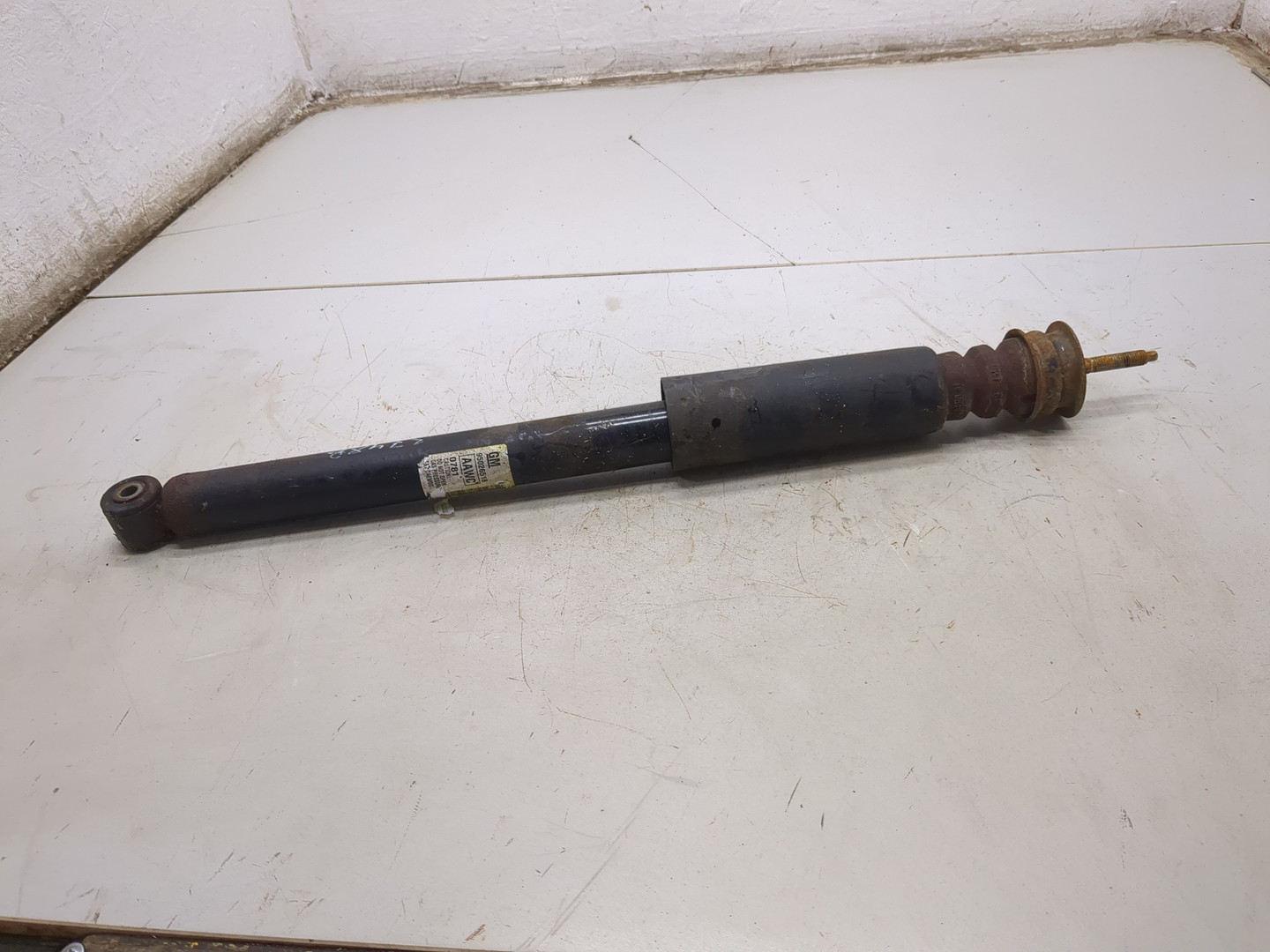 Амортизатор задний (стойка)