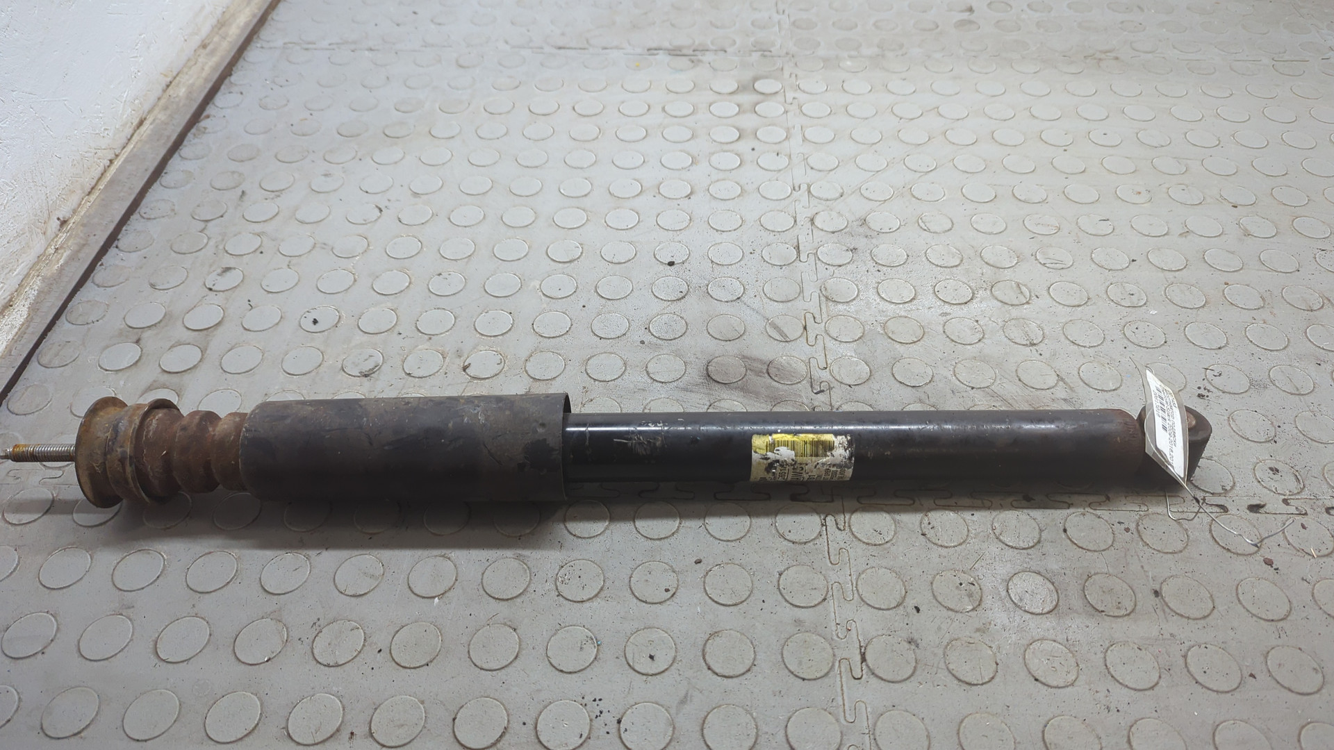 Амортизатор задний (стойка)