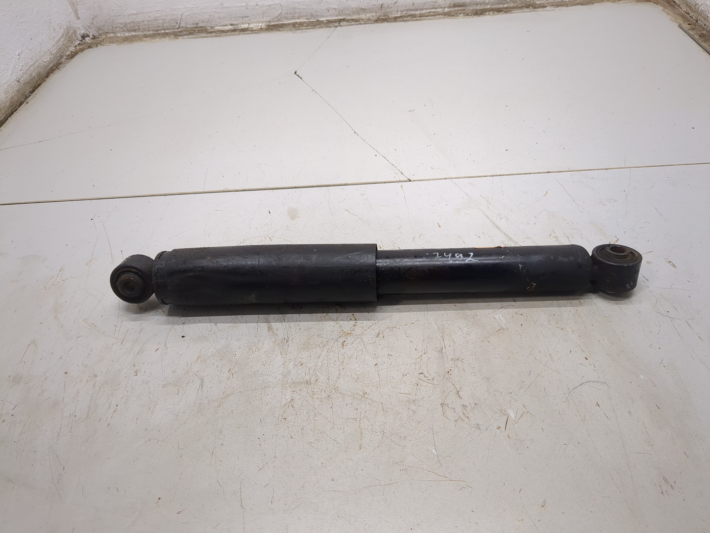 Амортизатор задний (стойка)