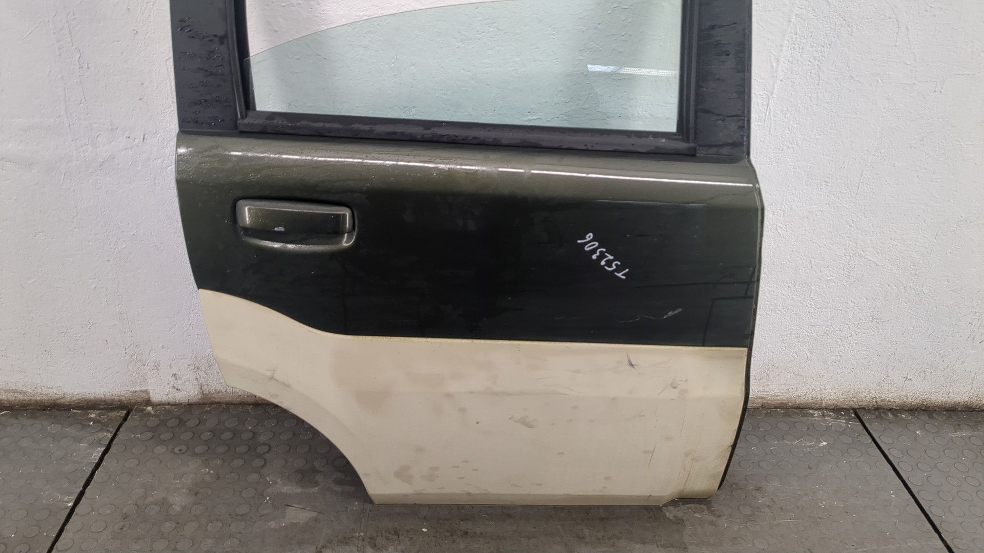 Дверь задняя правая