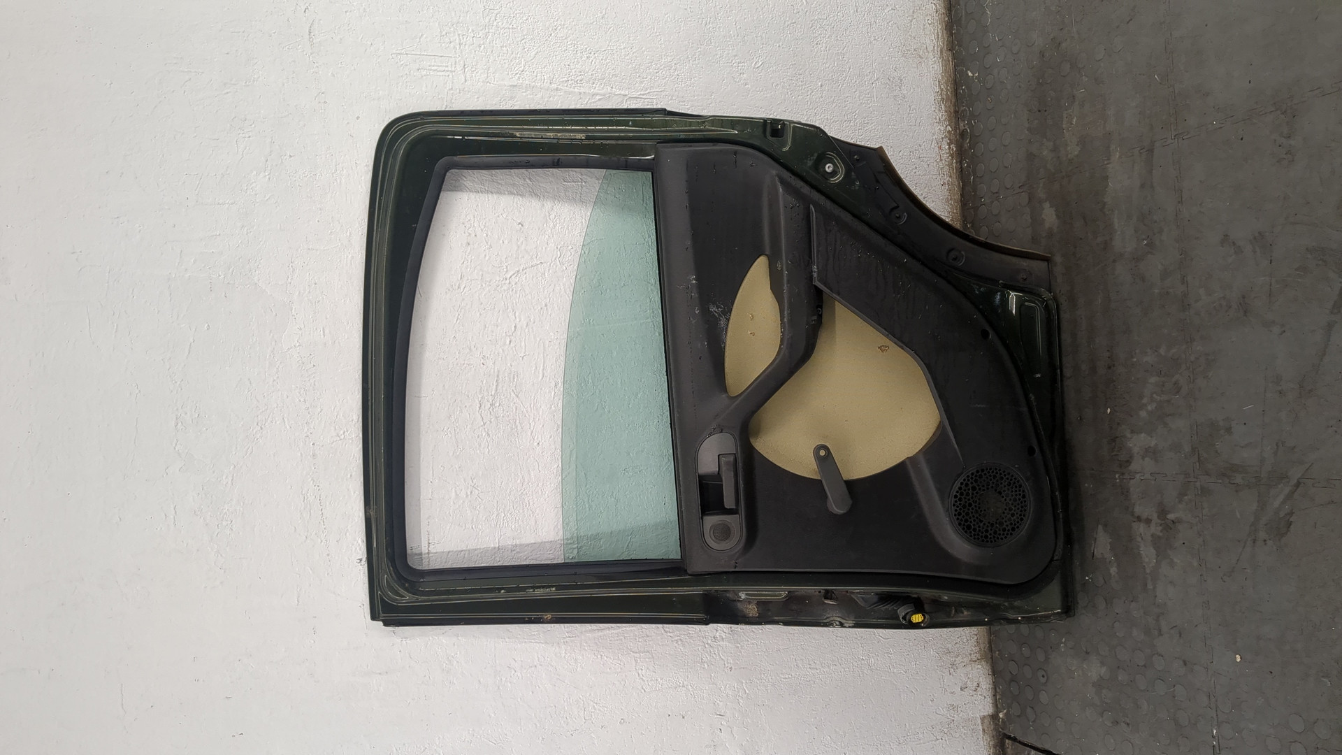 Дверь задняя правая