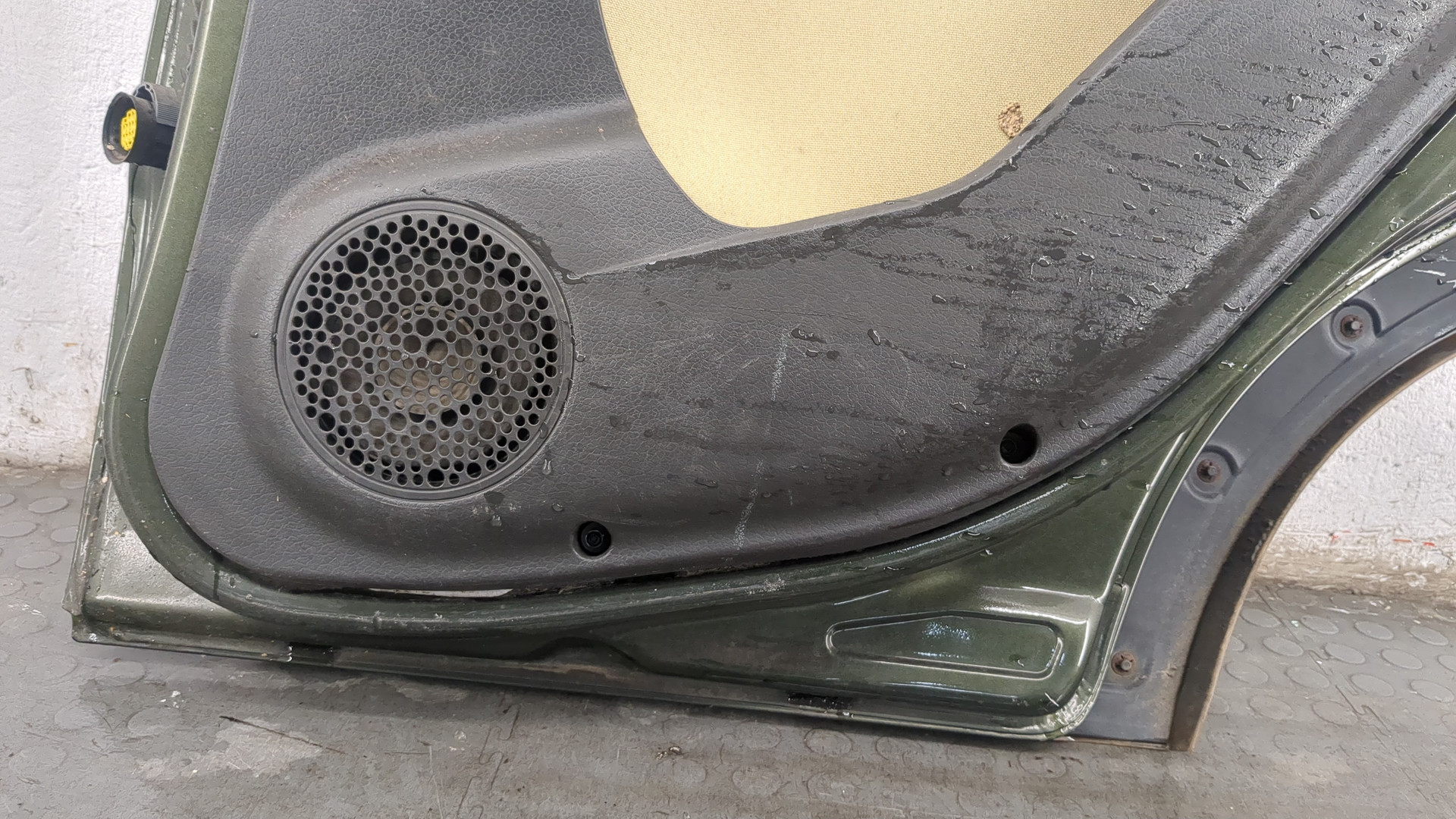 Дверь задняя правая