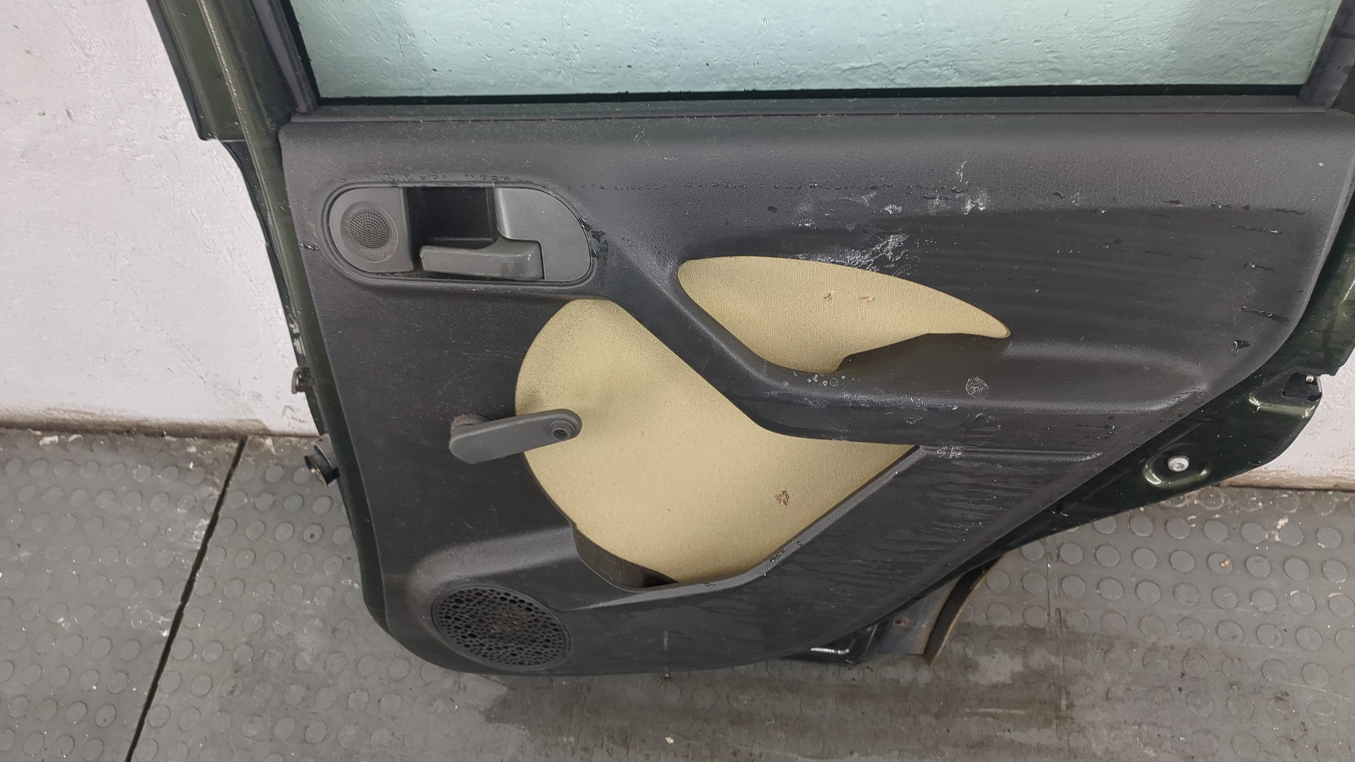 Дверь задняя правая