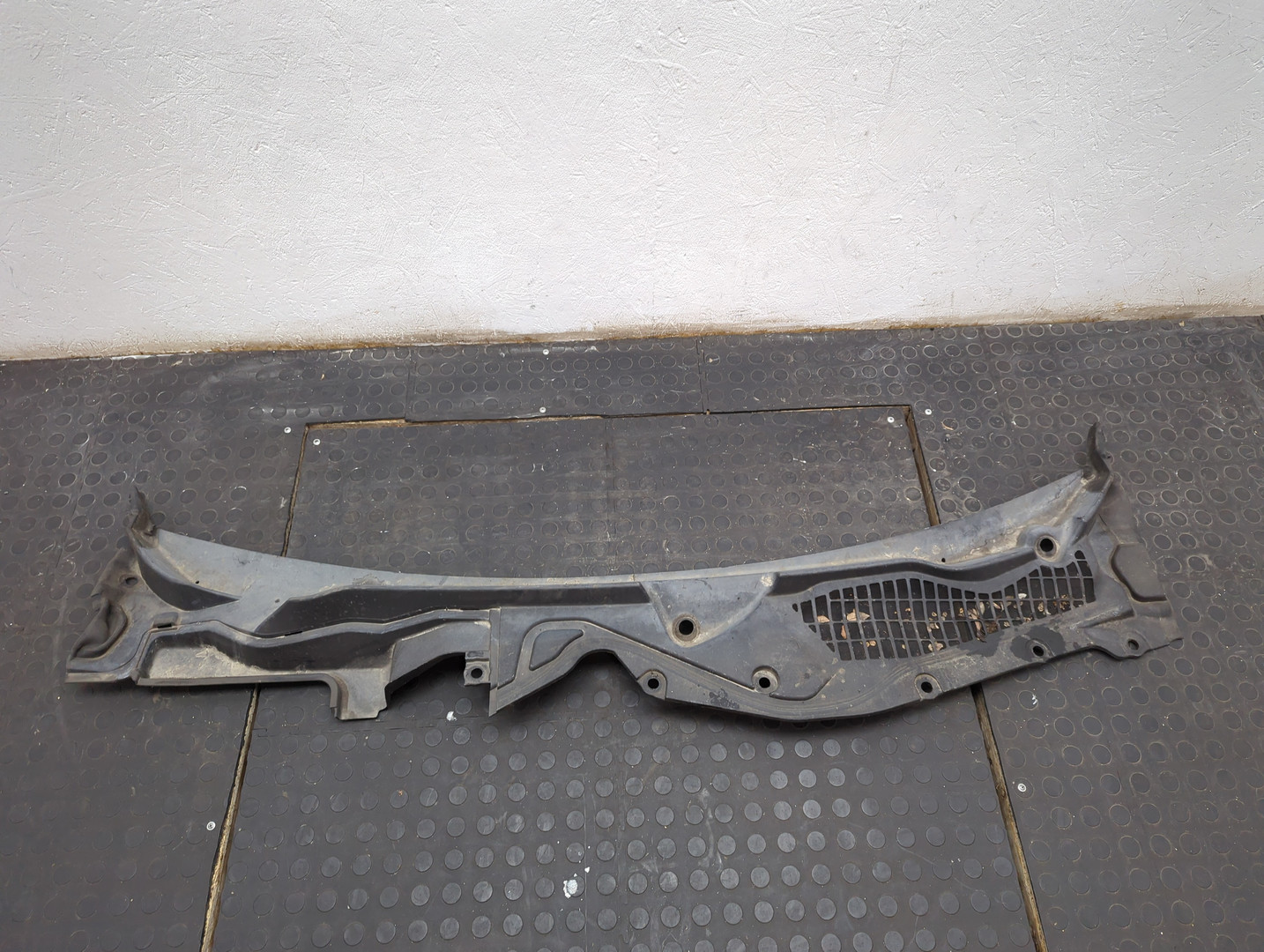 Решетка стеклоочистителей (Жабо)