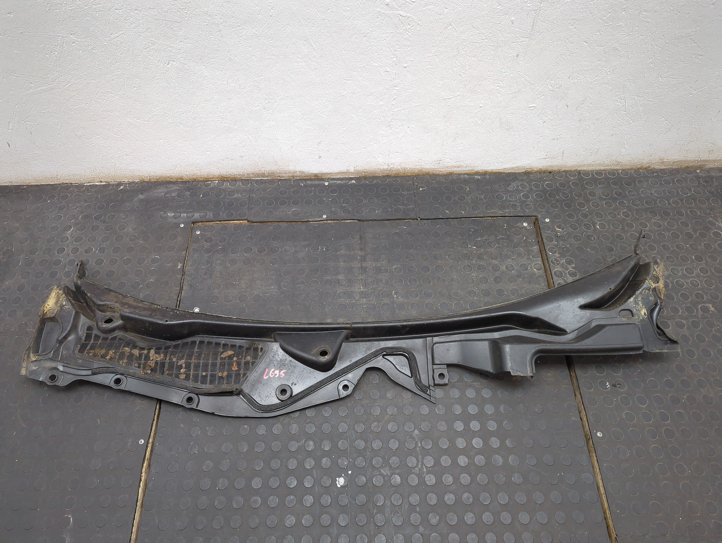 Решетка стеклоочистителей (Жабо)