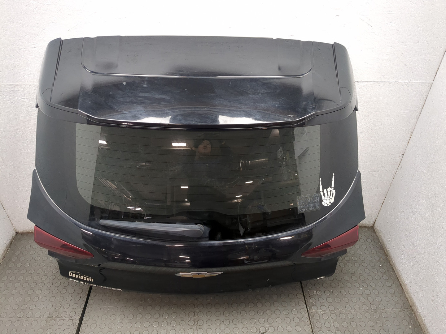 Дверь багажника