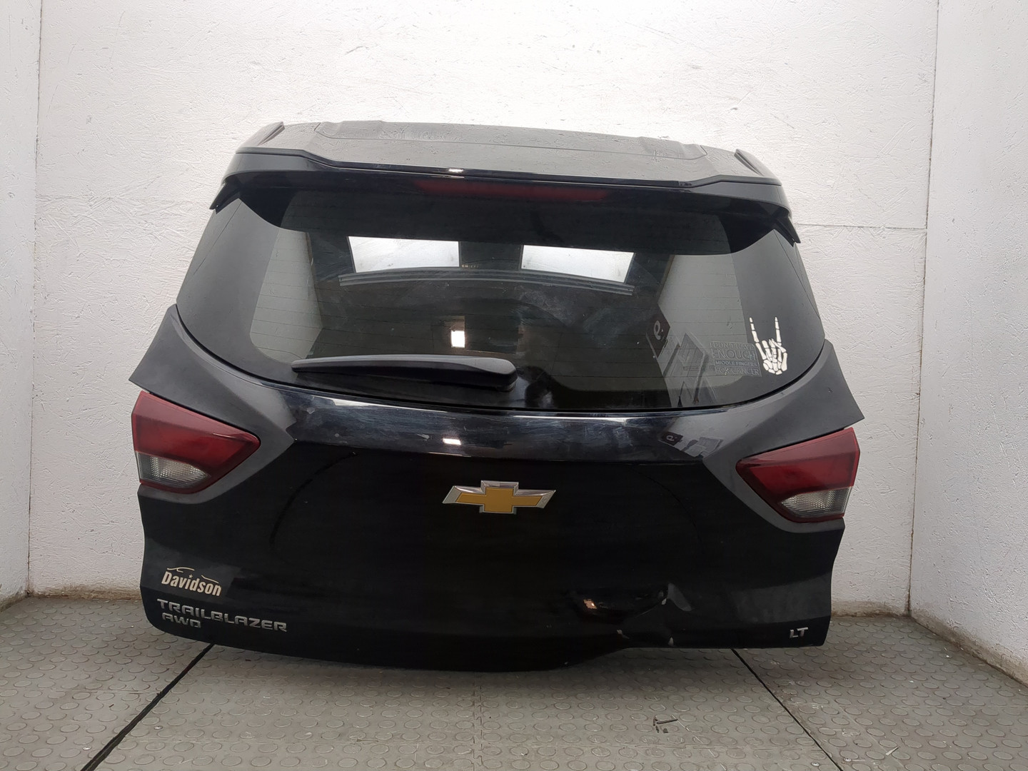 Дверь багажника