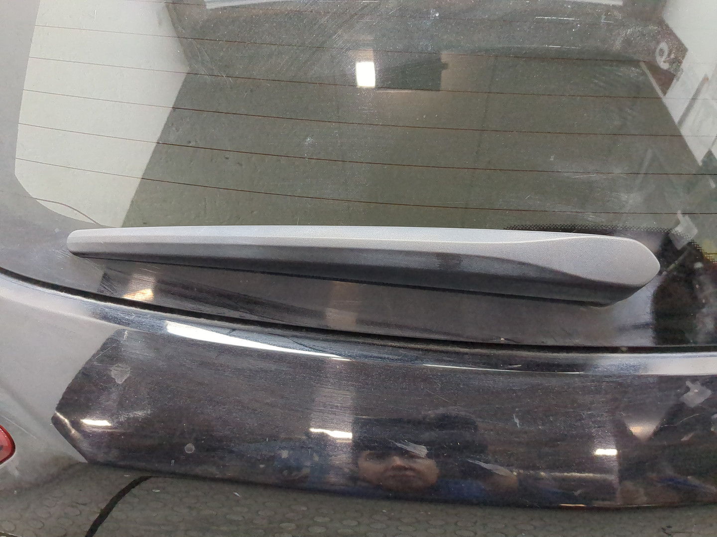 Дверь багажника