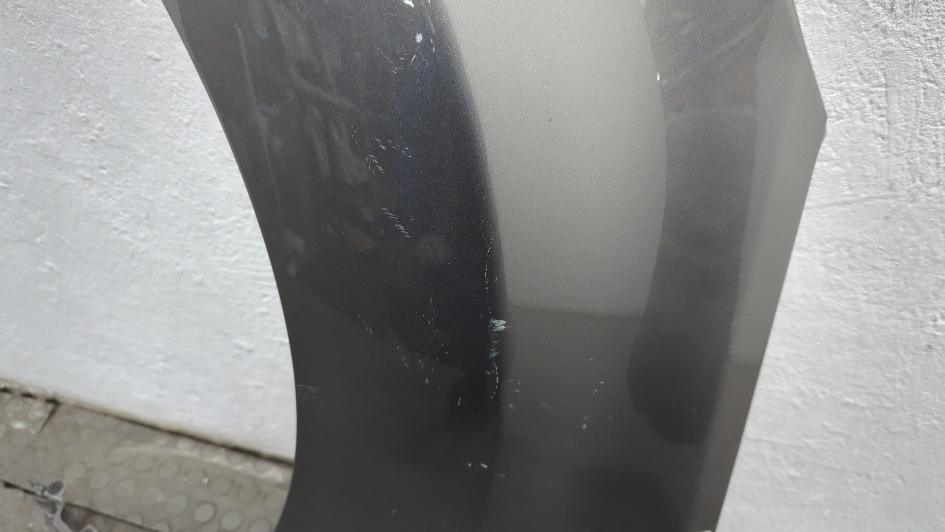 Крыло переднее левое