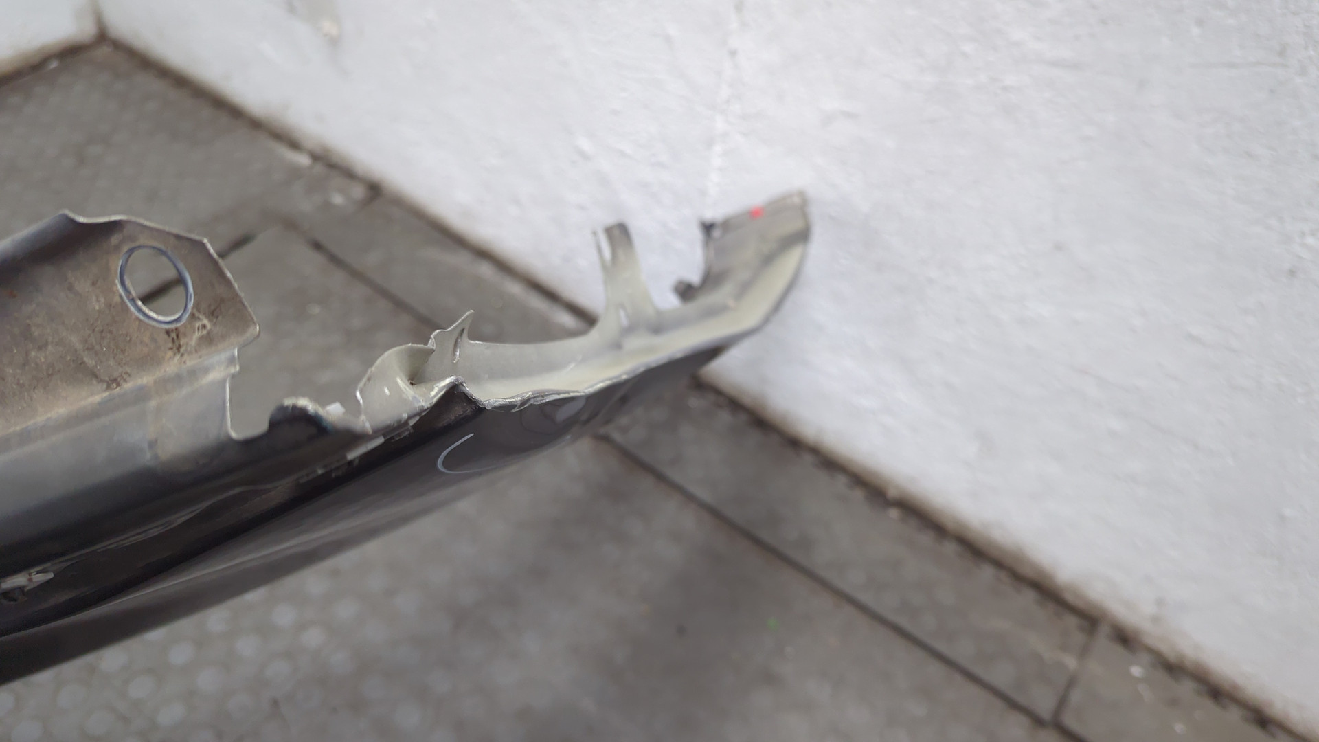 Крыло переднее левое