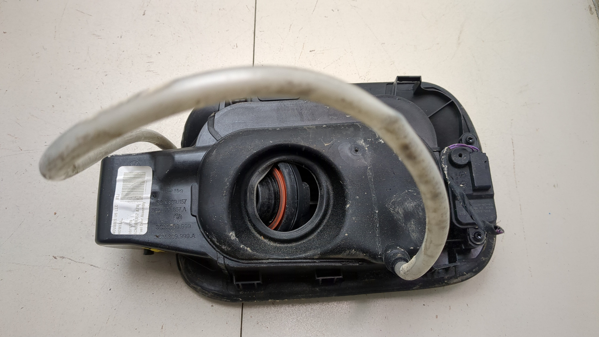 Лючок бензобака