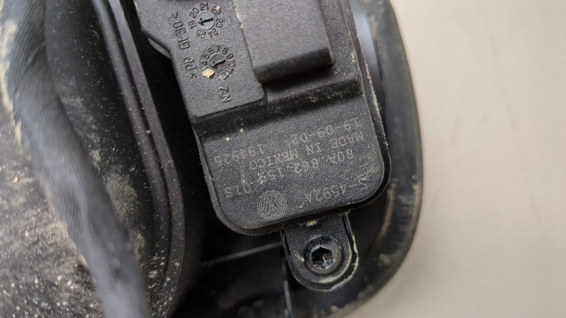 Лючок бензобака