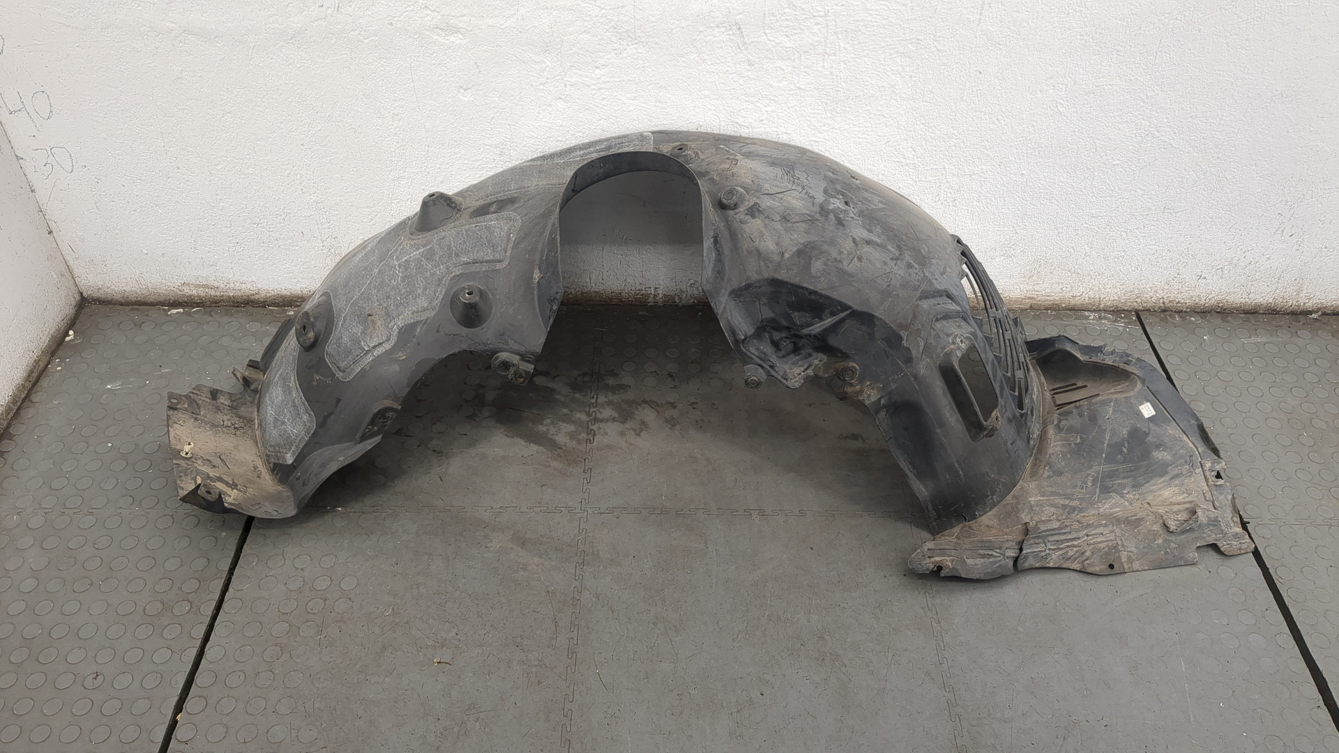 Локер передний левый