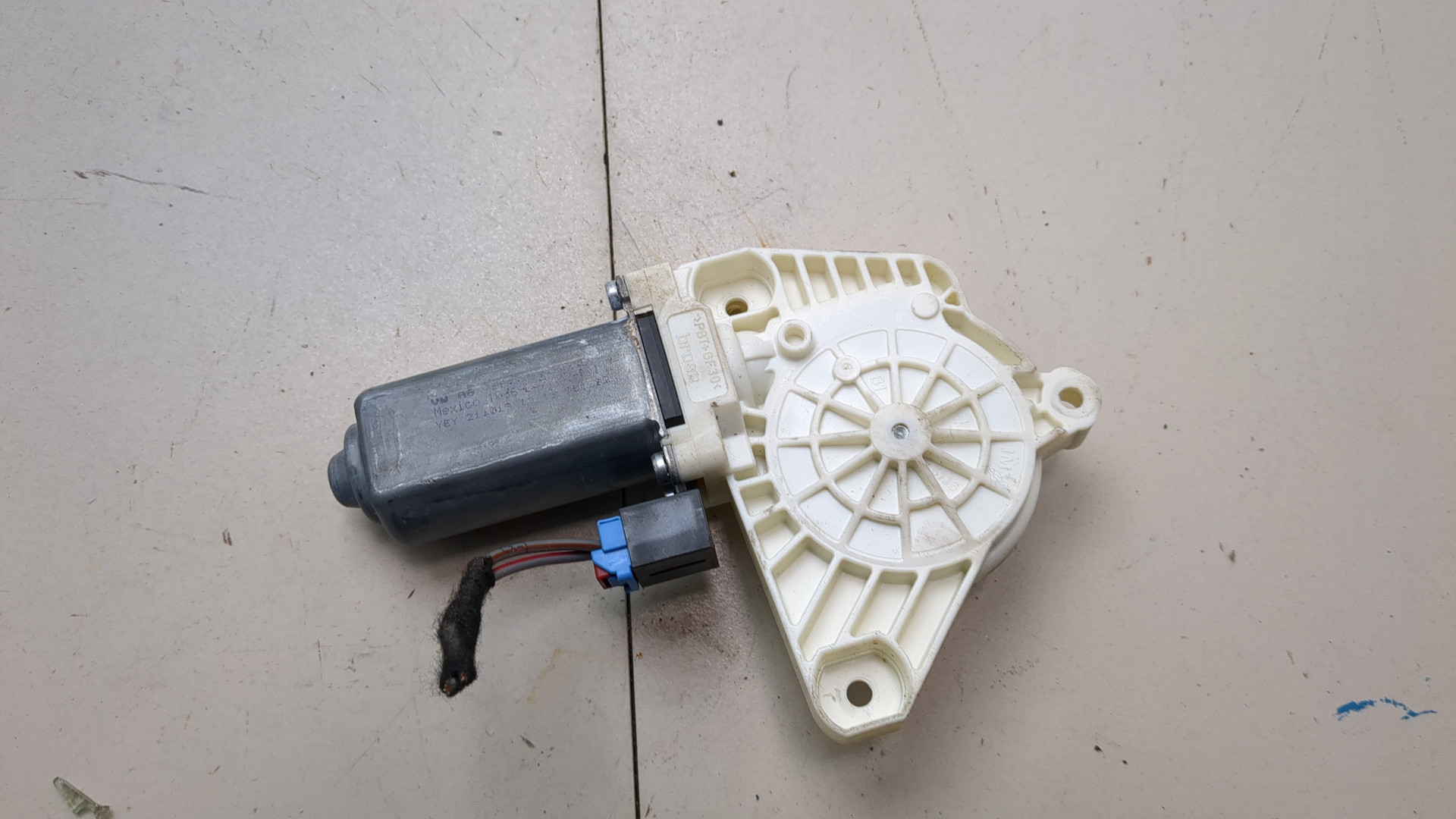 Моторчик стеклоподъемника