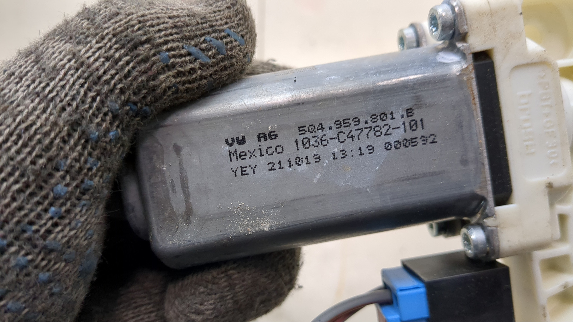 Моторчик стеклоподъемника