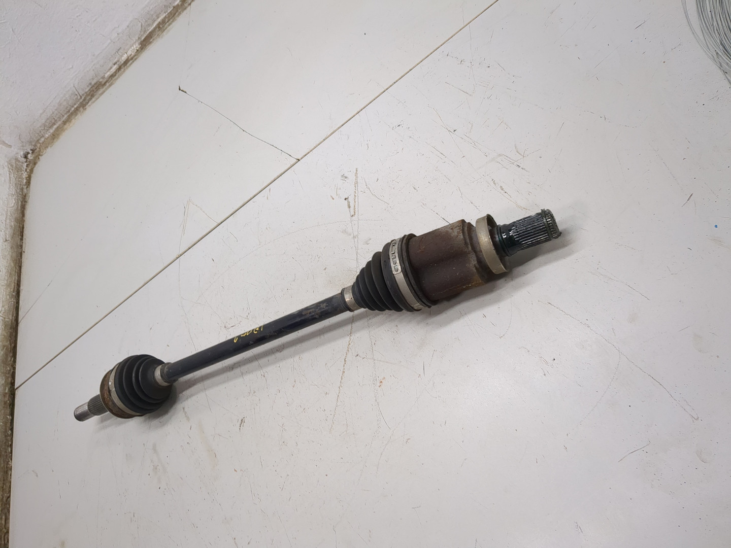 Полуось задняя левая