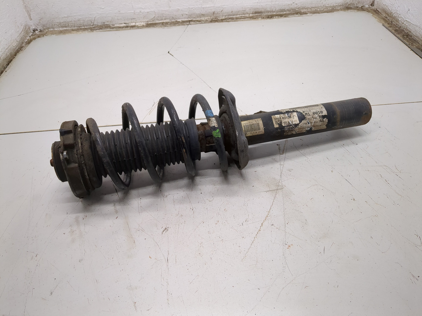 Амортизатор передний