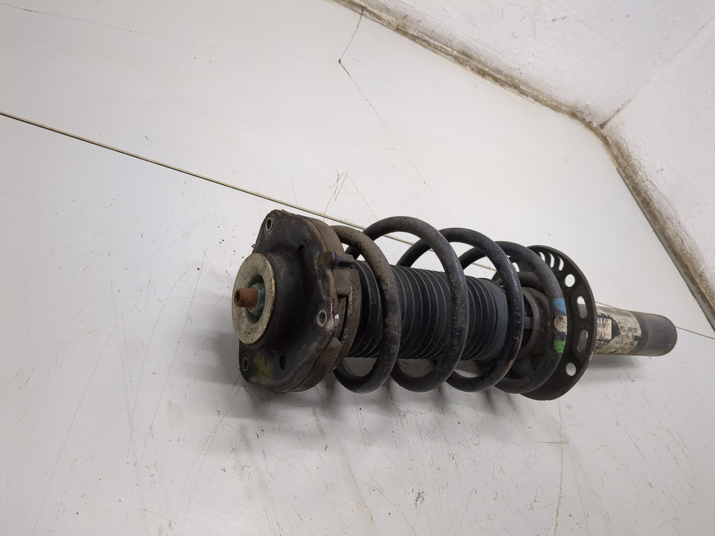 Амортизатор передний