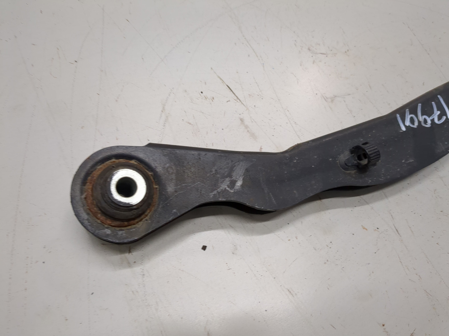 Рычаг задний