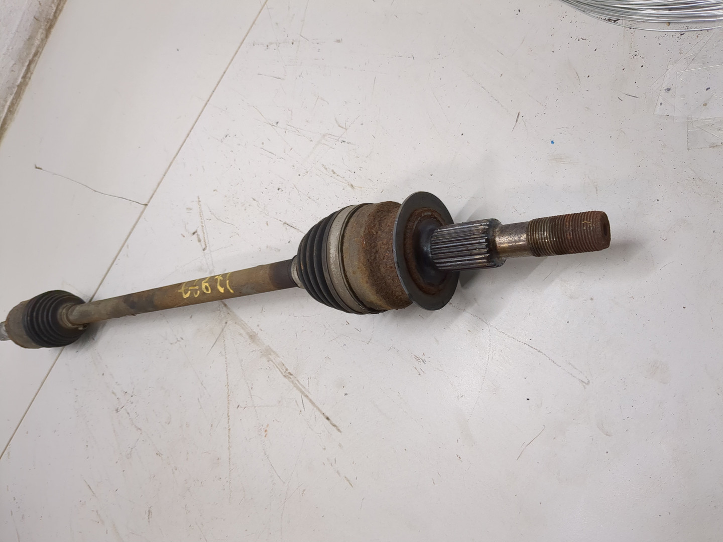 Полуось задняя