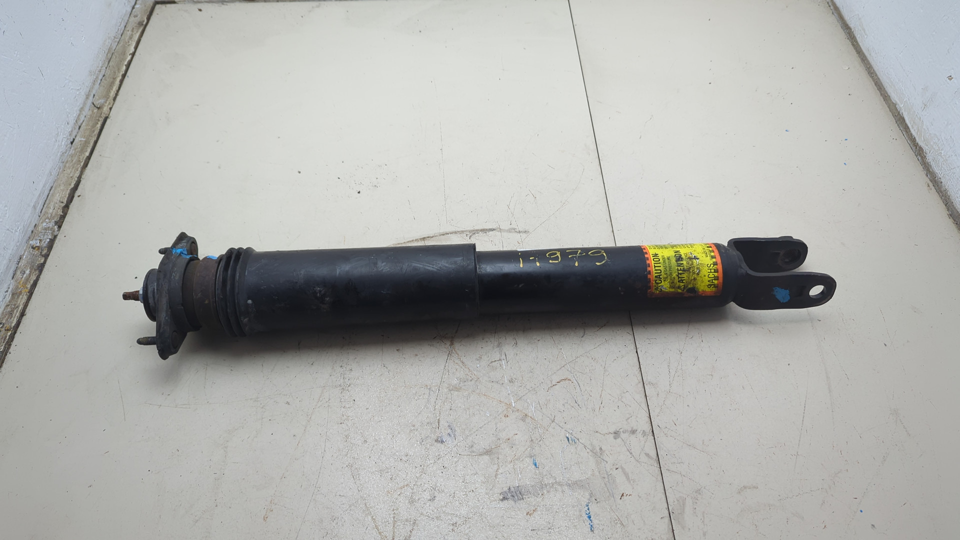 Амортизатор задний (стойка)