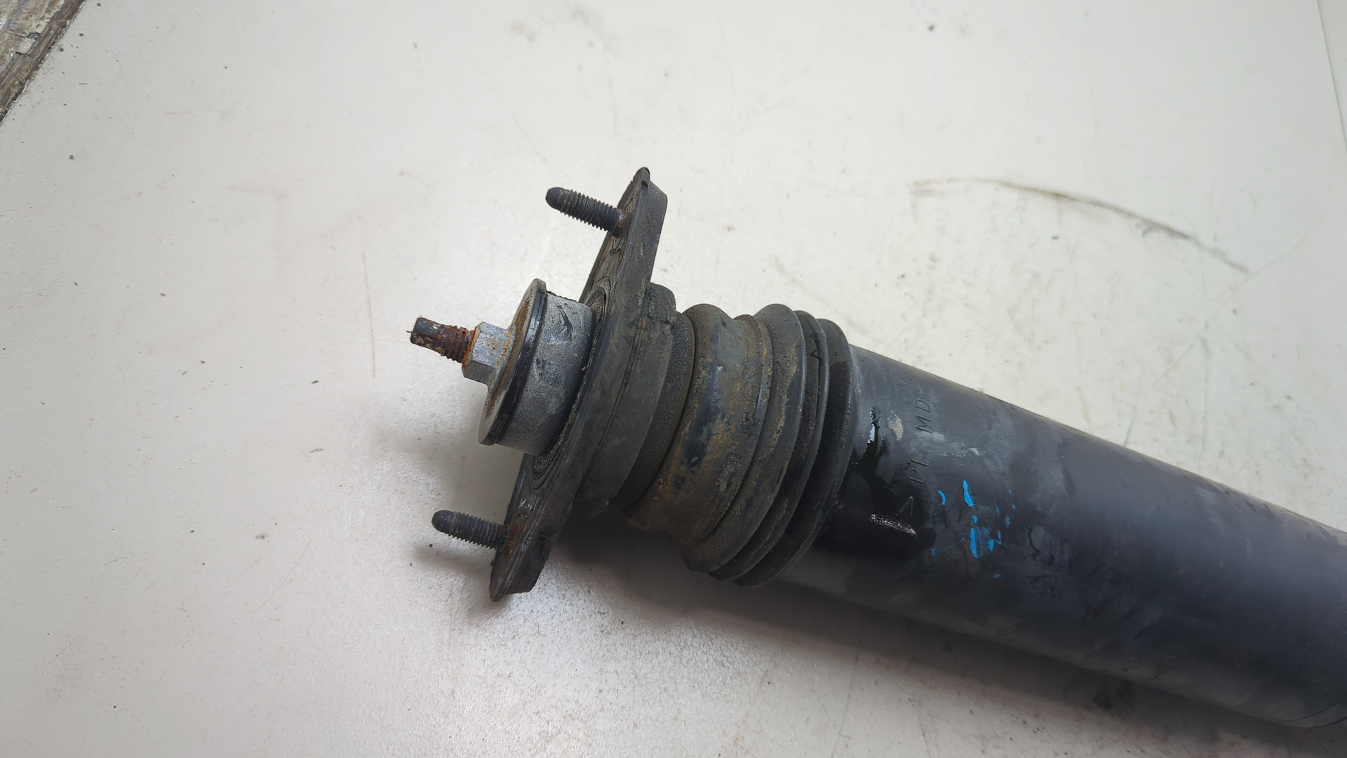 Амортизатор задний (стойка)