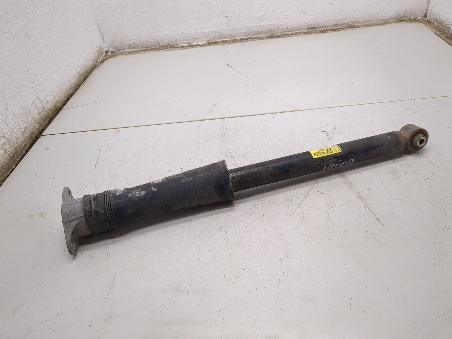 Амортизатор задний (стойка)