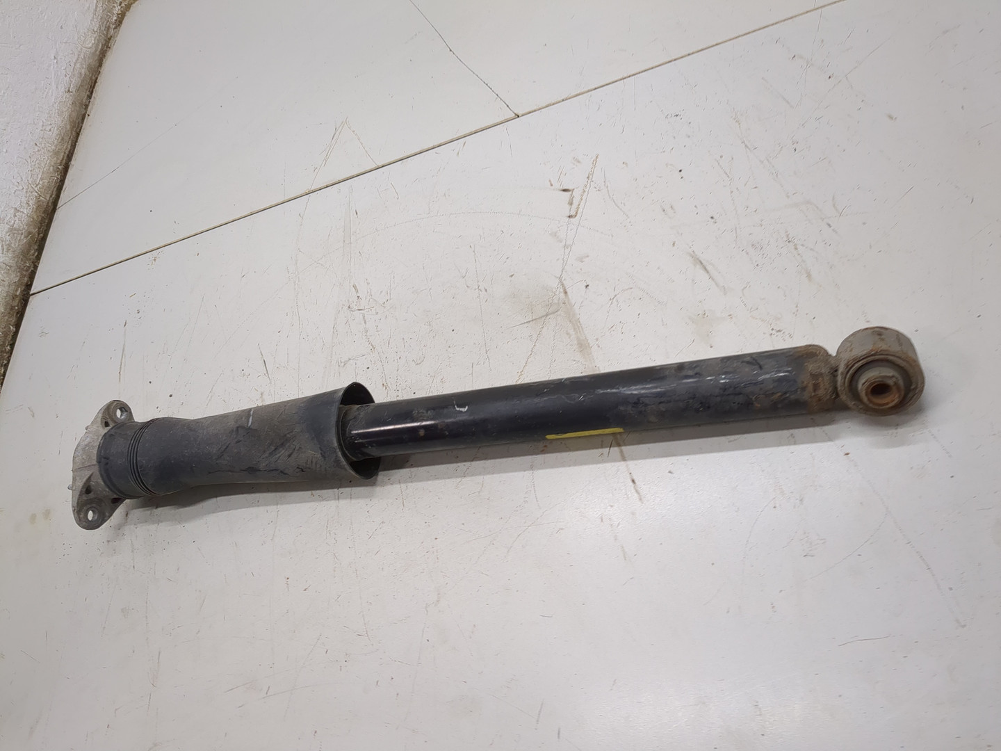 Амортизатор задний (стойка)