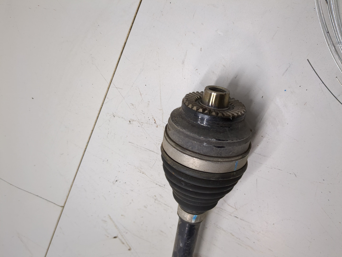 Полуось задняя