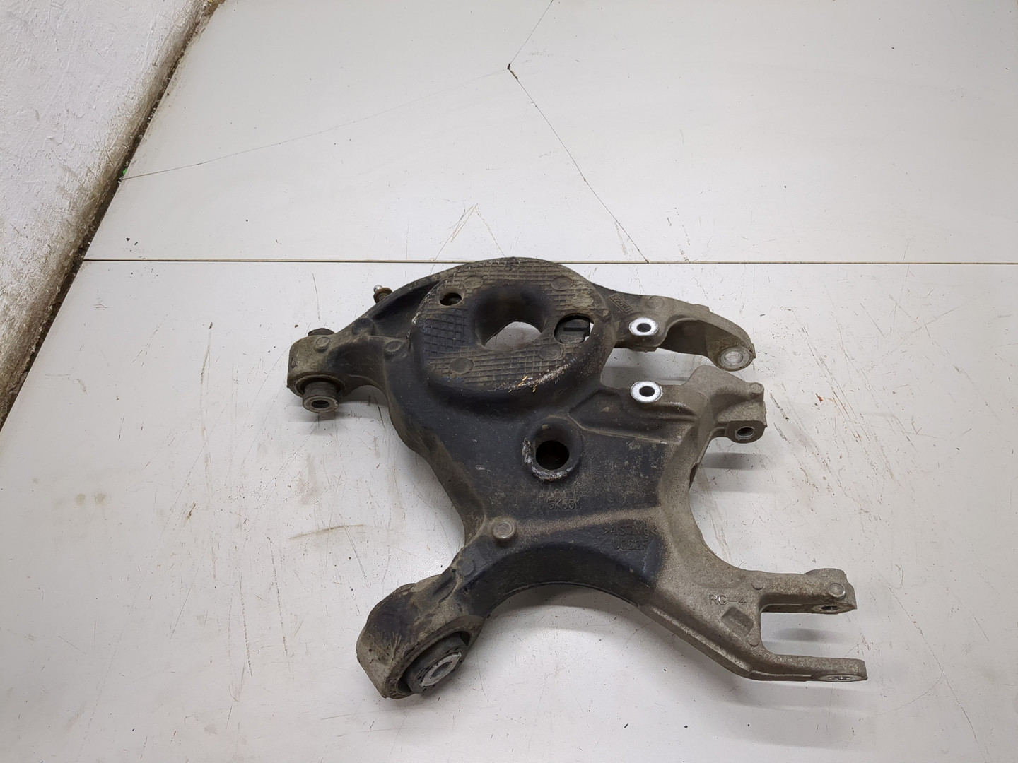 Рычаг задний правый