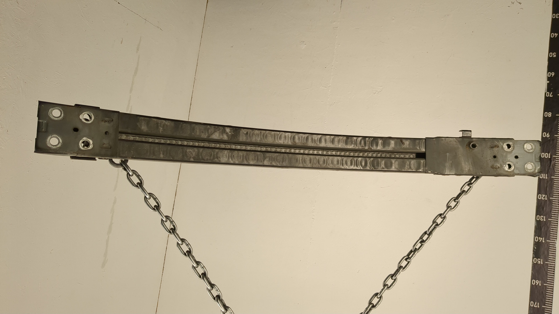 Усилитель переднего бампера