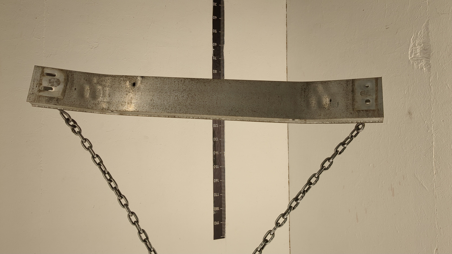 Усилитель заднего бампера