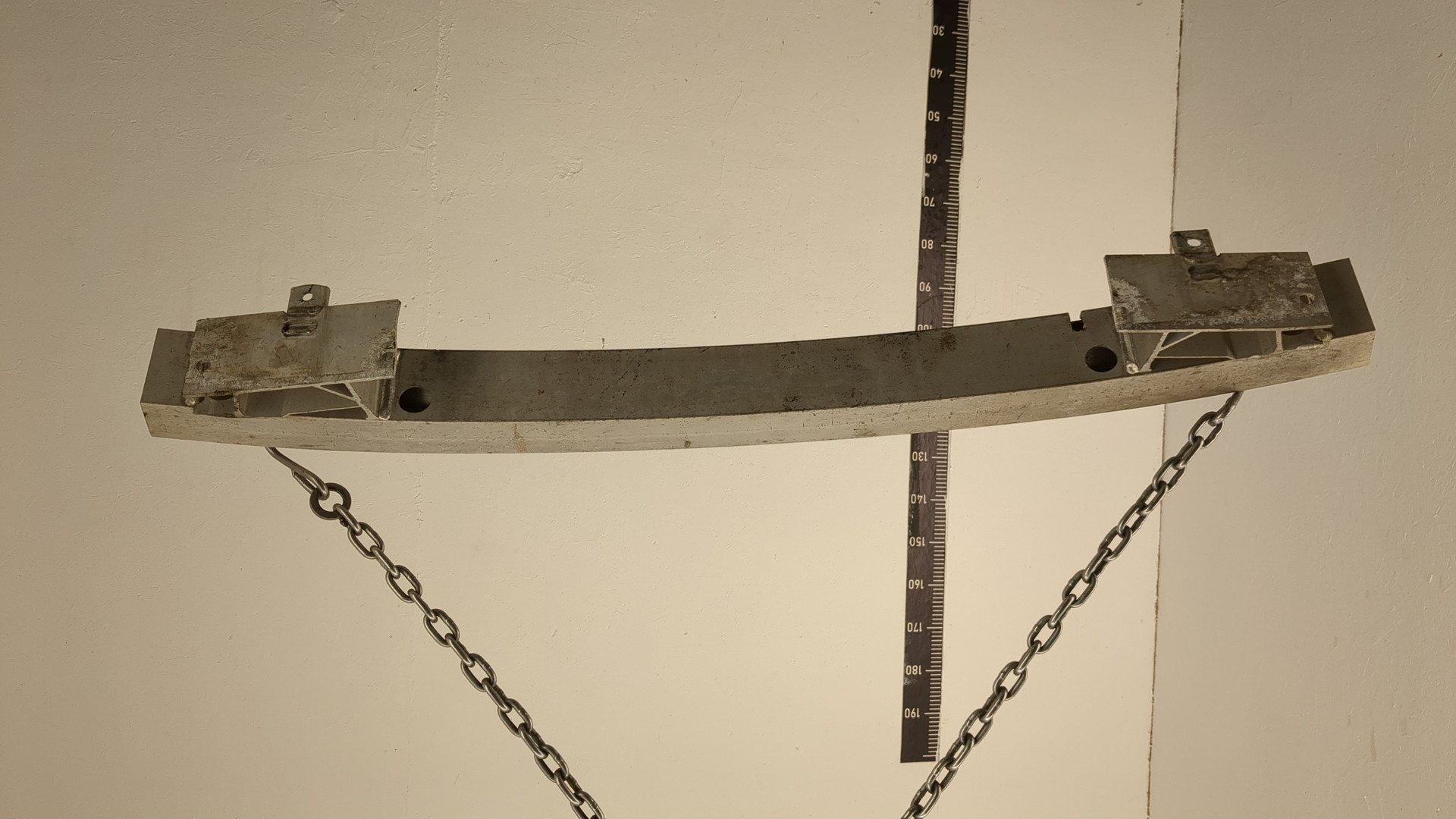 Усилитель заднего бампера