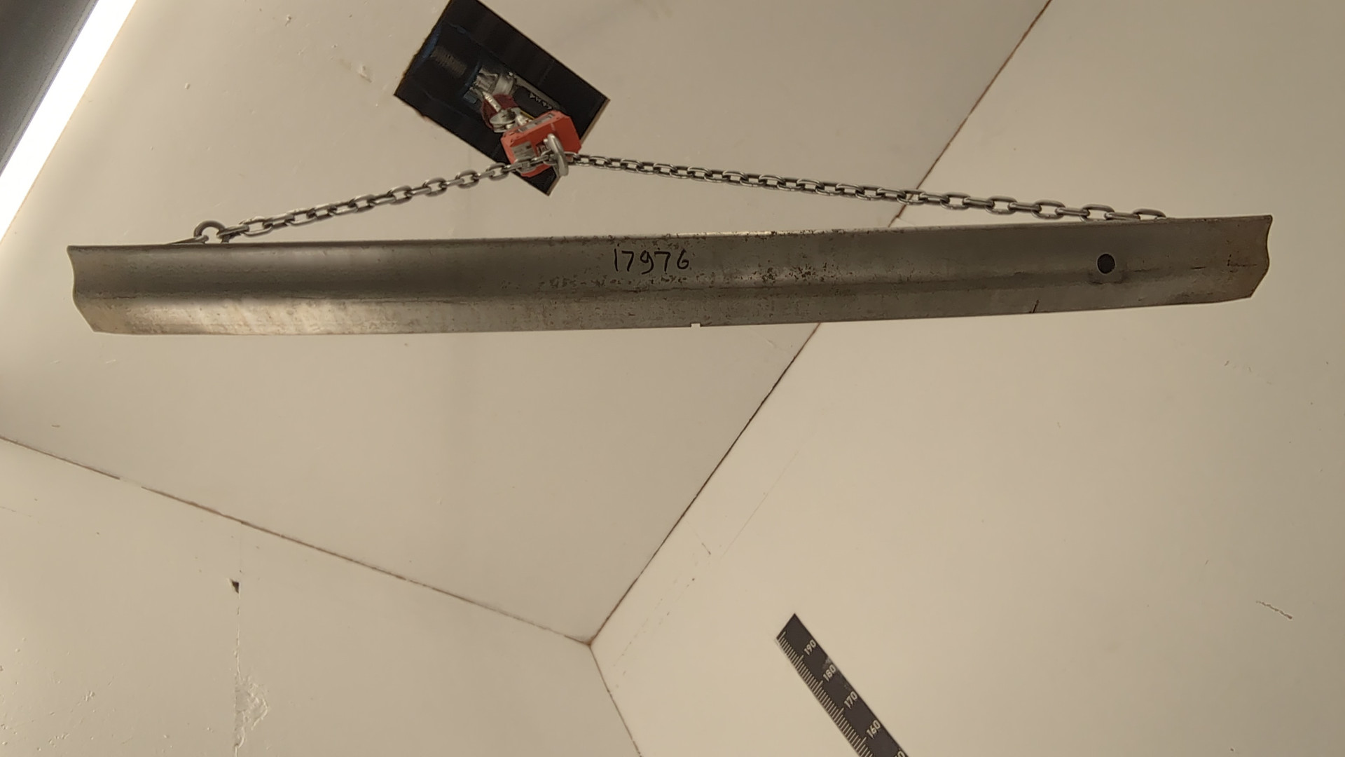 Усилитель заднего бампера