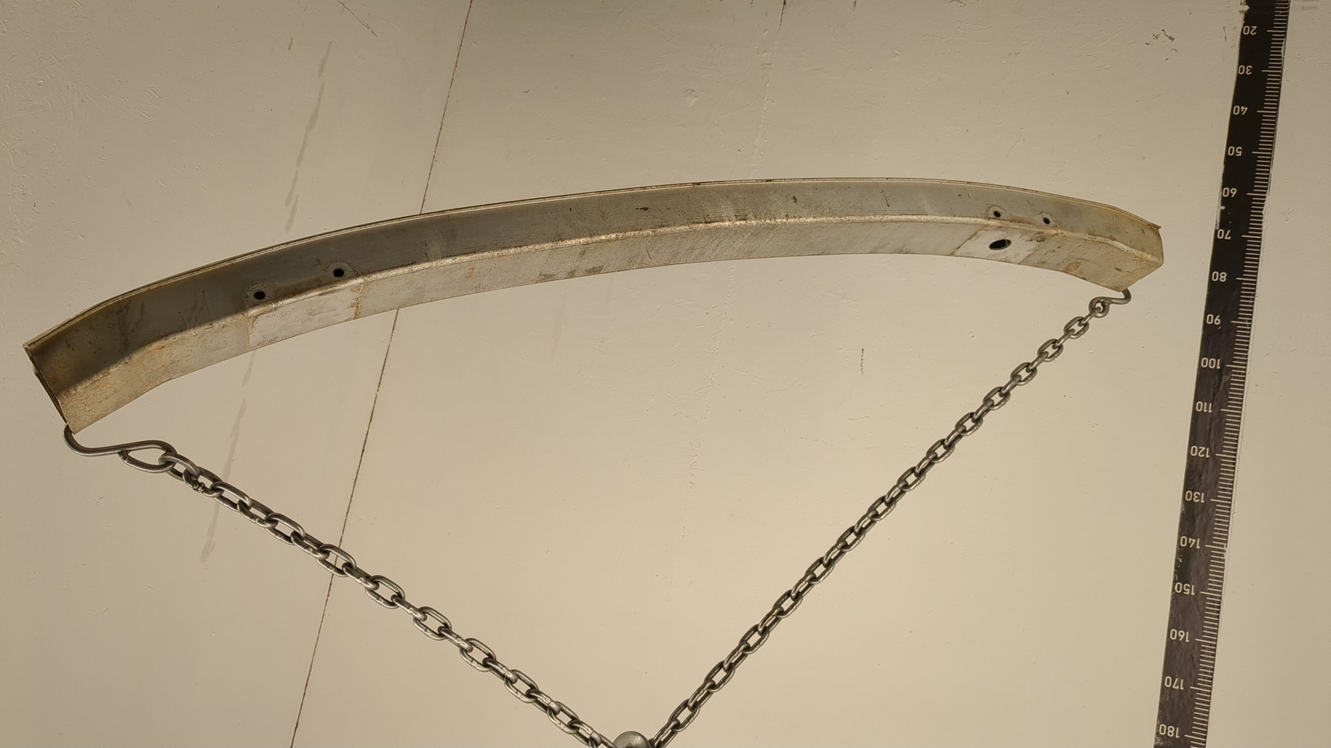 Усилитель заднего бампера