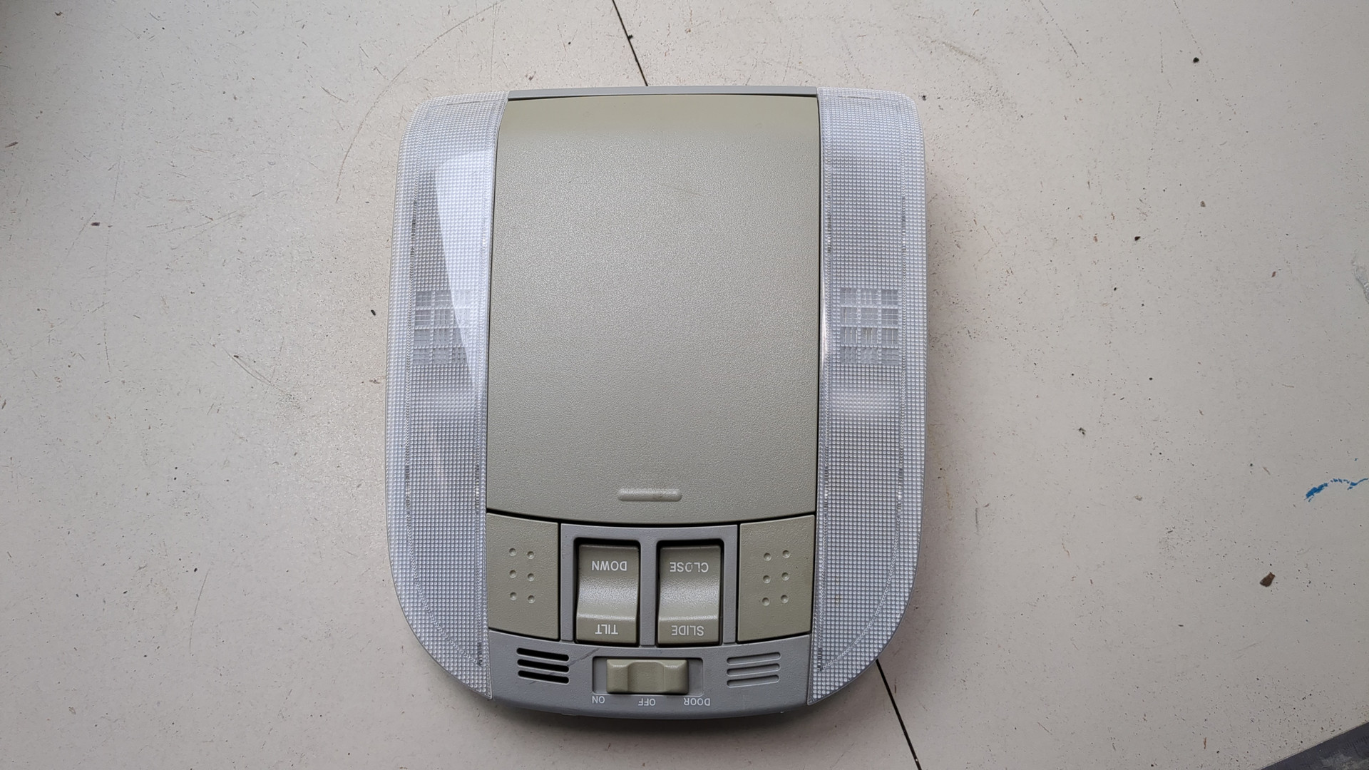 Плафон салонный