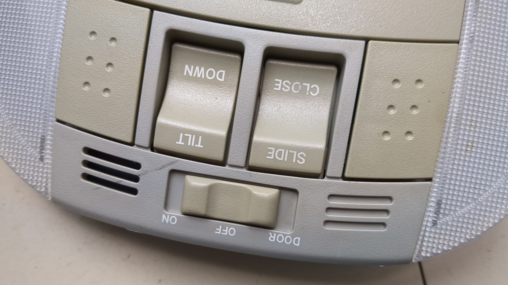 Плафон салонный