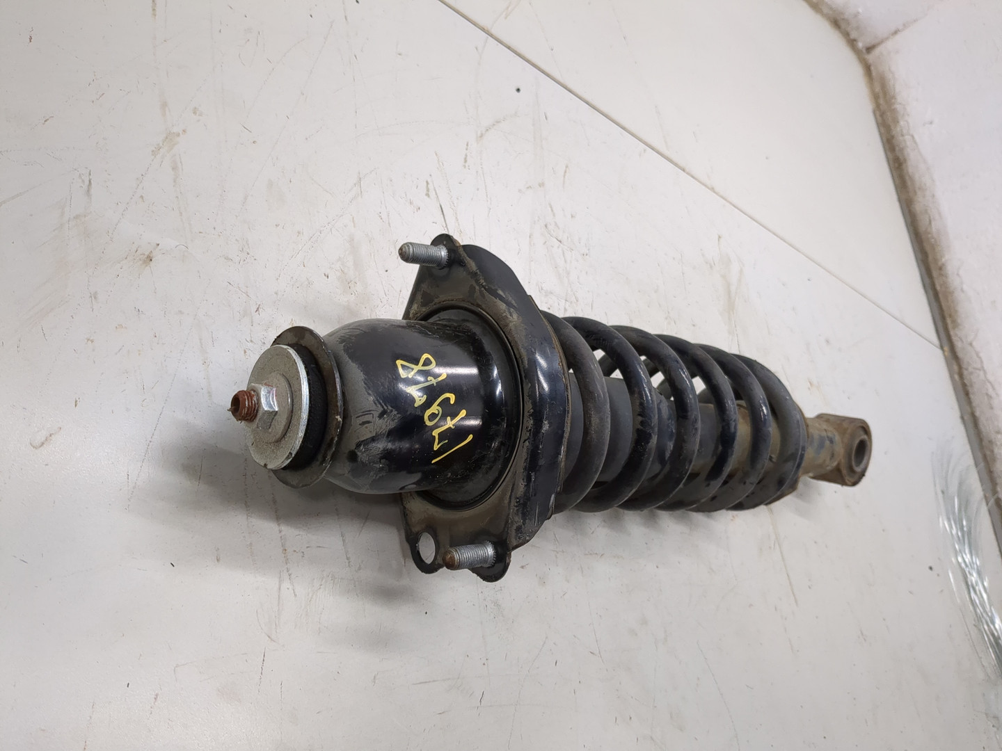 Амортизатор задний (стойка)