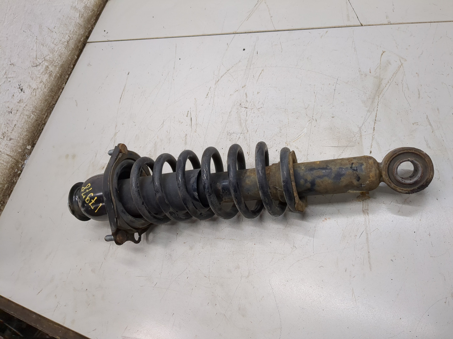 Амортизатор задний (стойка)