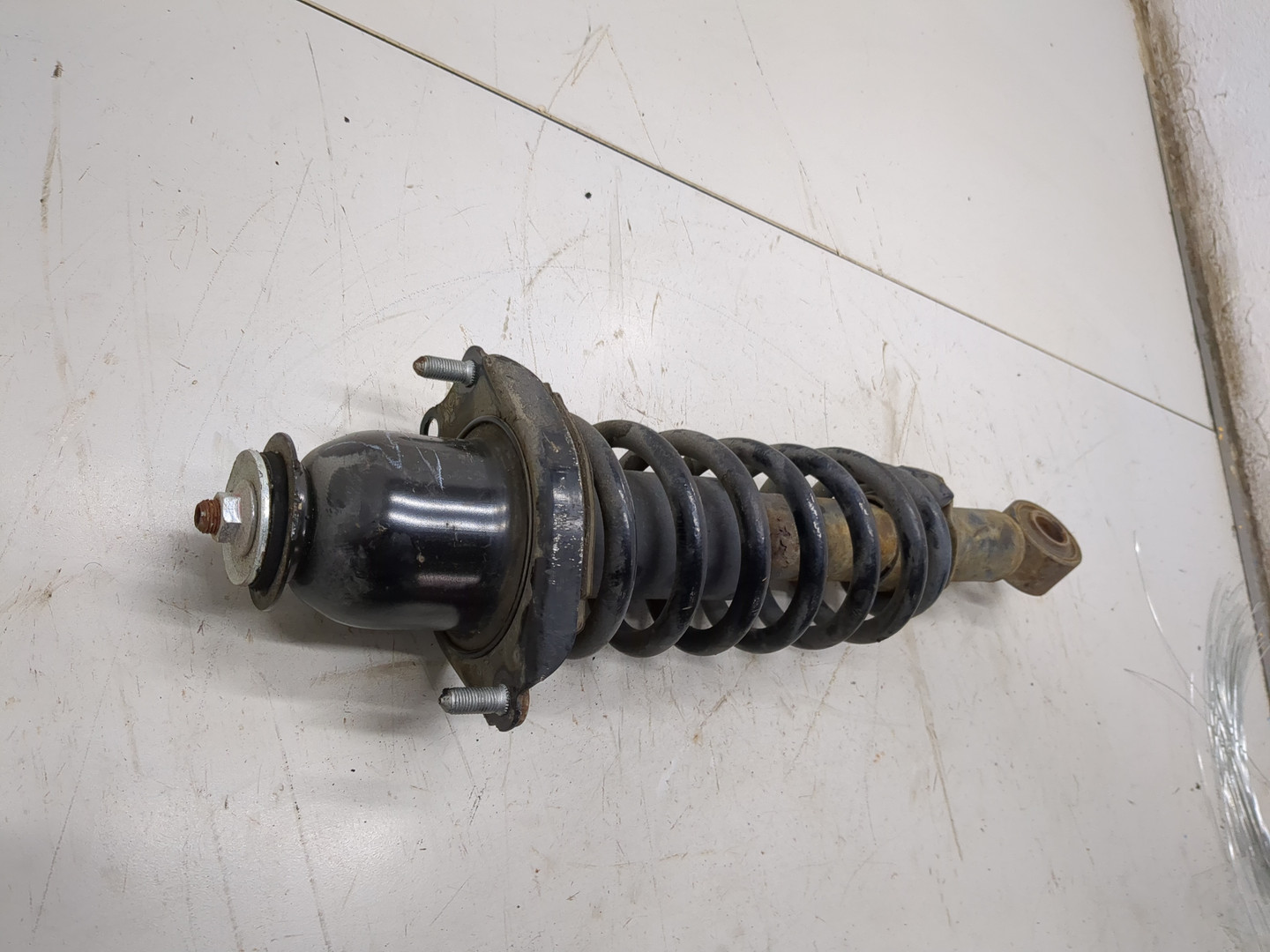 Амортизатор задний (стойка)