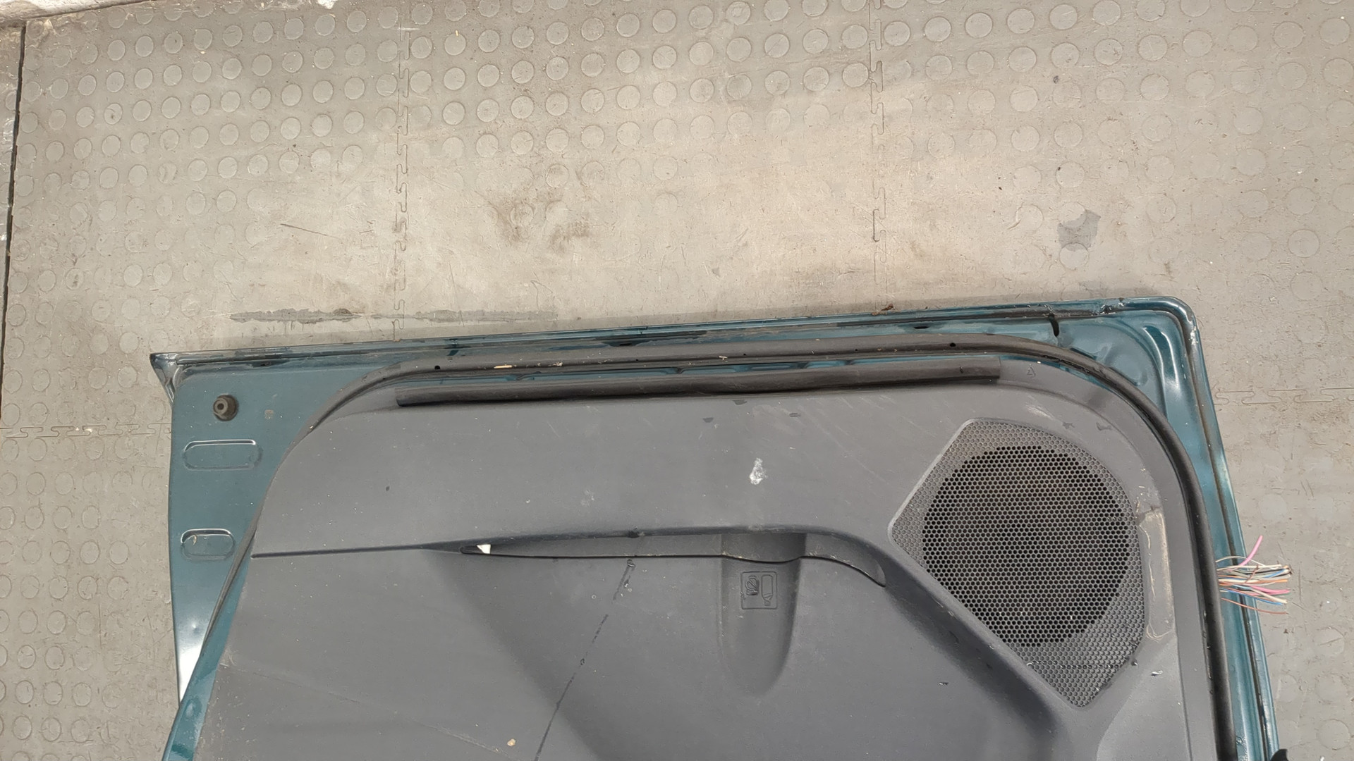 Дверь передняя правая