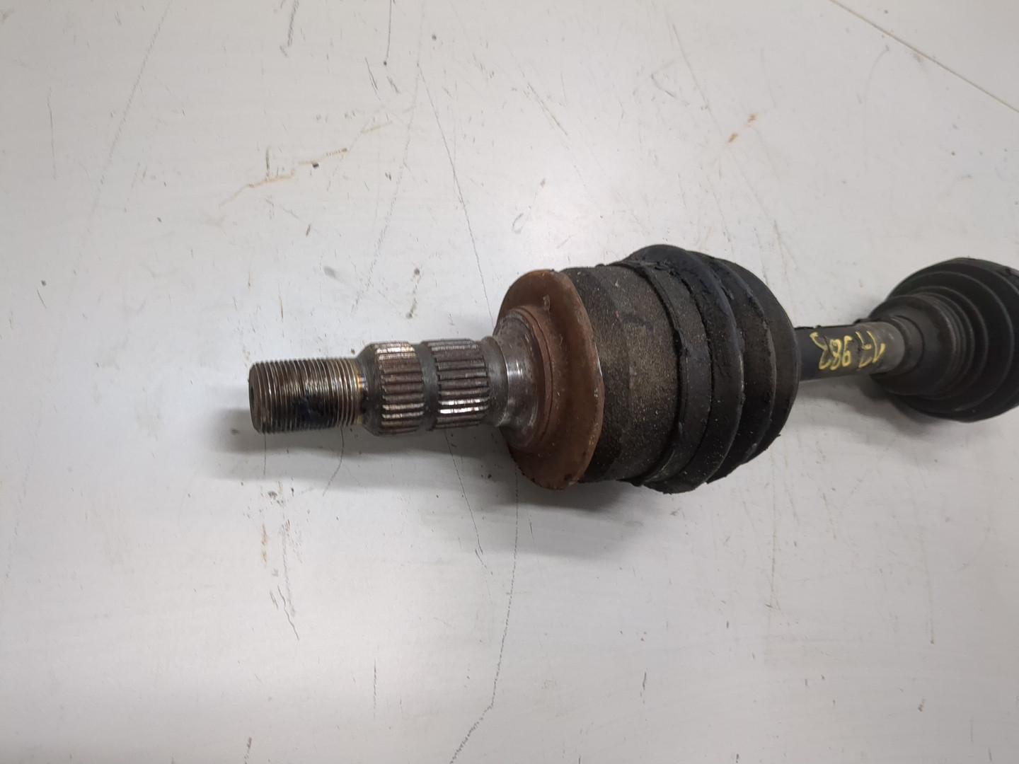 Полуось передняя правая