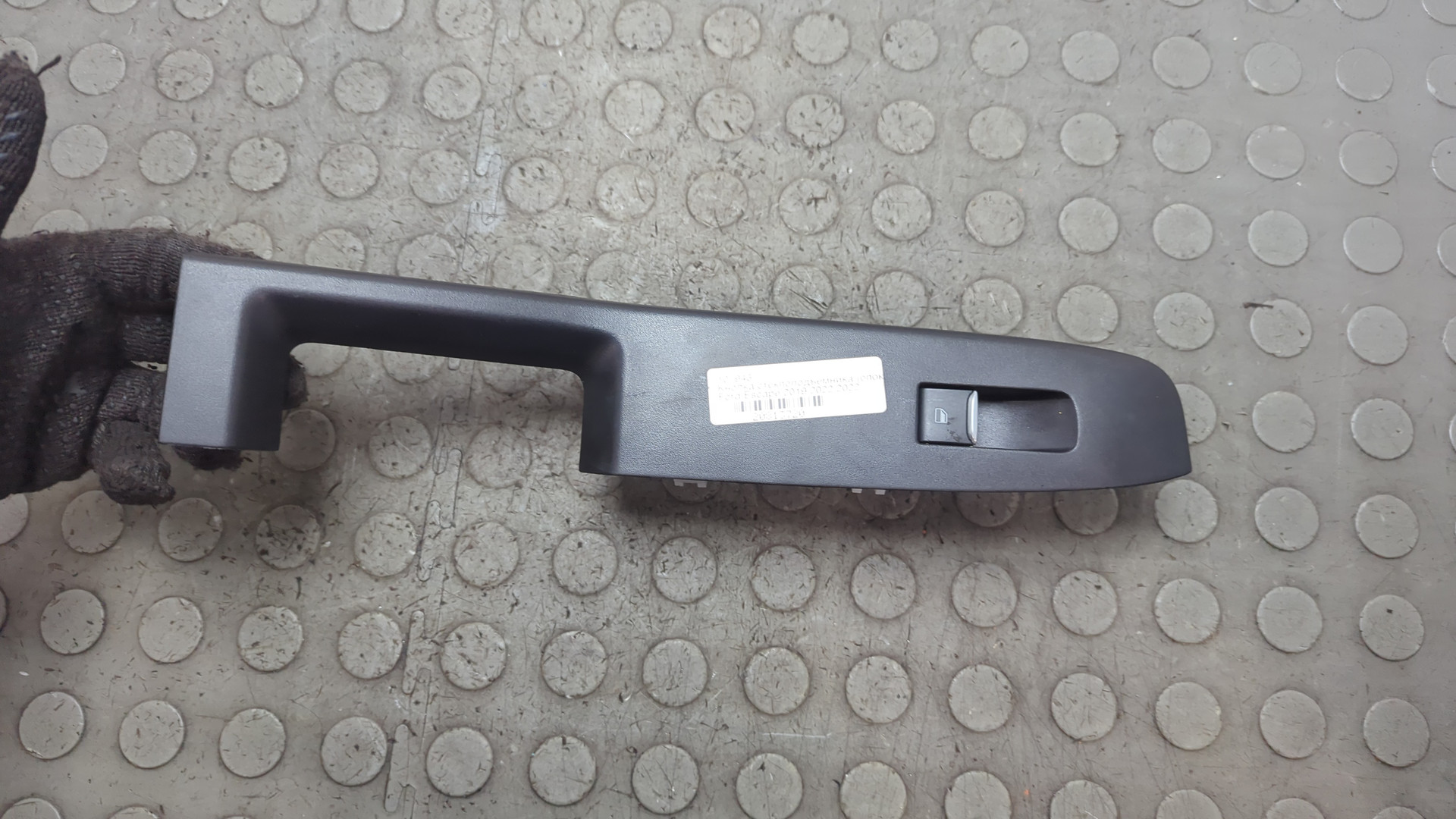 Кнопка стеклоподъемника