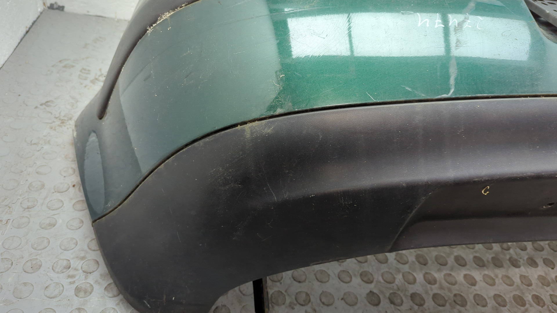 Бампер задний